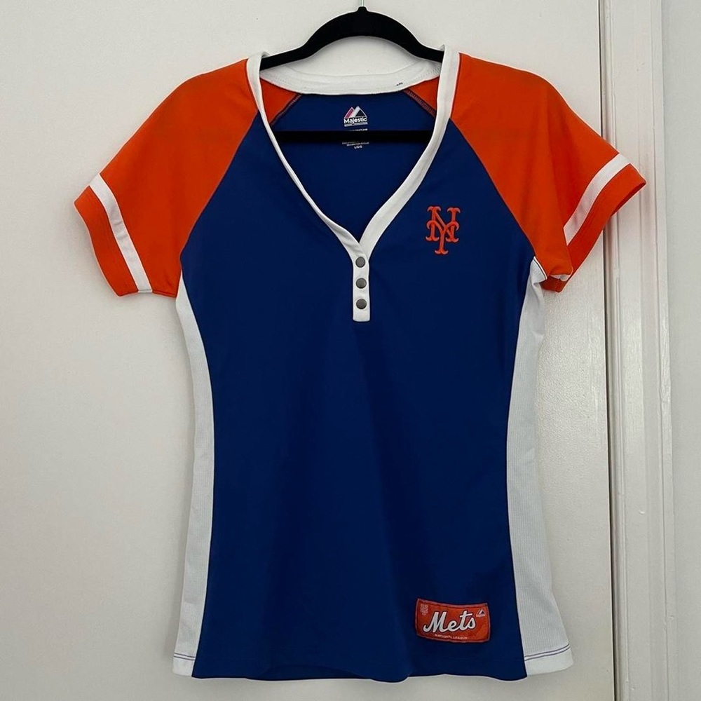 Y2K Met’s shirt